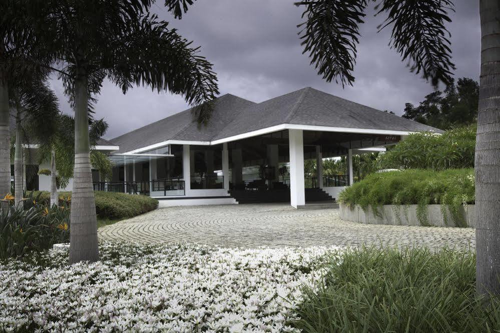 The Serai Chikmagalūr Buitenkant foto